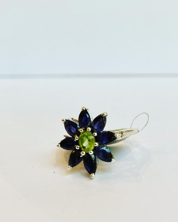 Art Deci Flower Ring -iolite + peridot