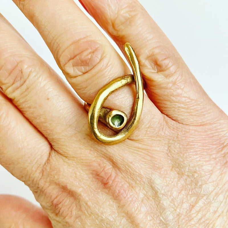 Linus Linear Fish Ring