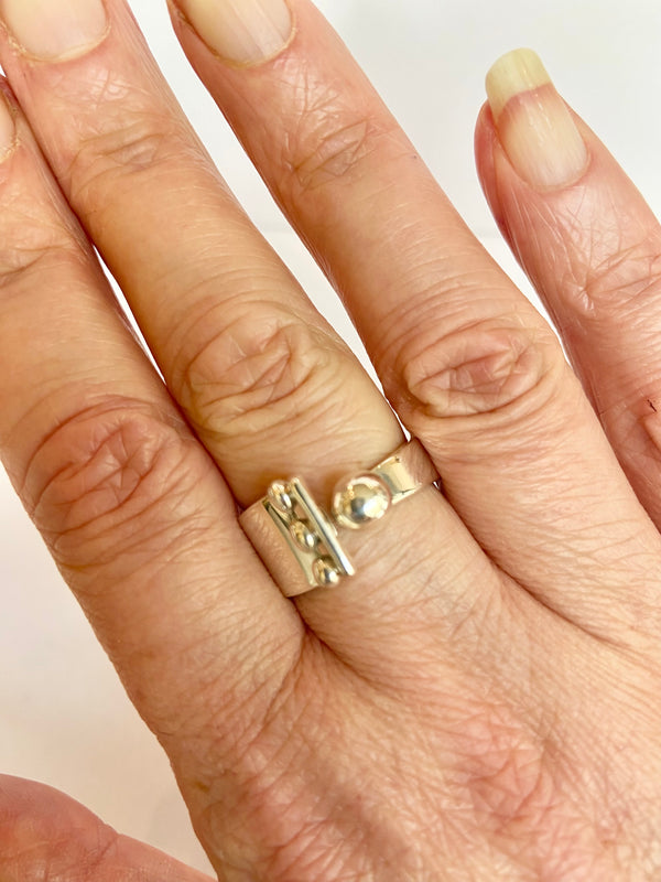 Sculpted Dot Ring
