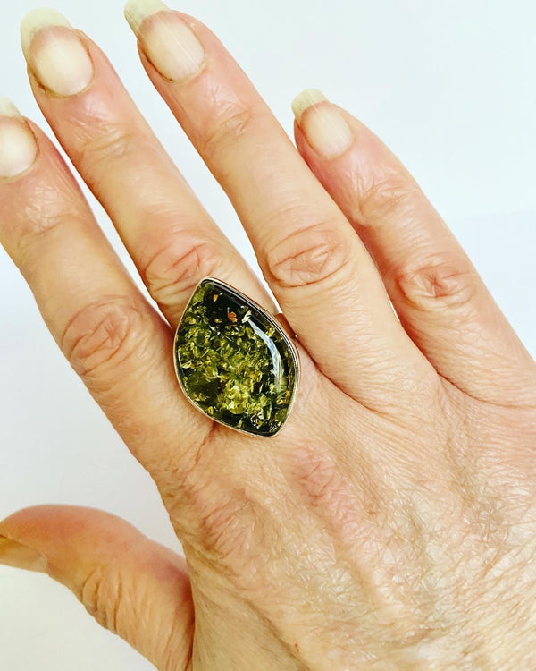 Leaf Amber Green Ring