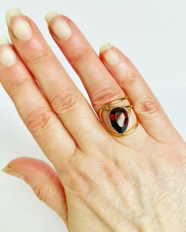 Wine Red Crystal Ring