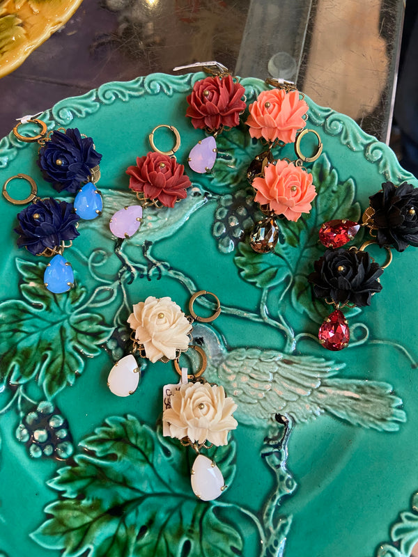 Vintage Flower With Raindrop Crysta - 5 colours
