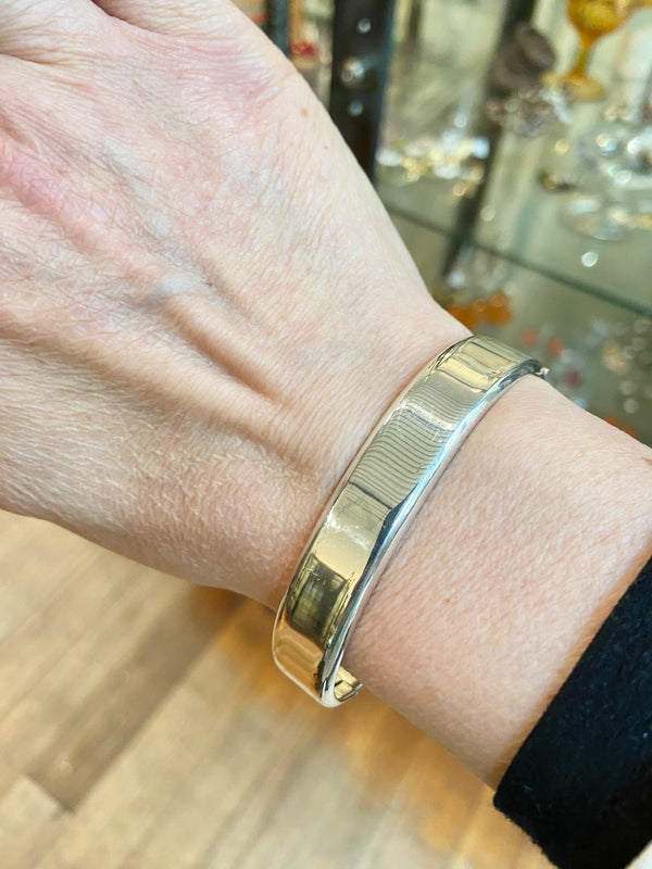 Sterling Silver Hinged Oval Bangle
