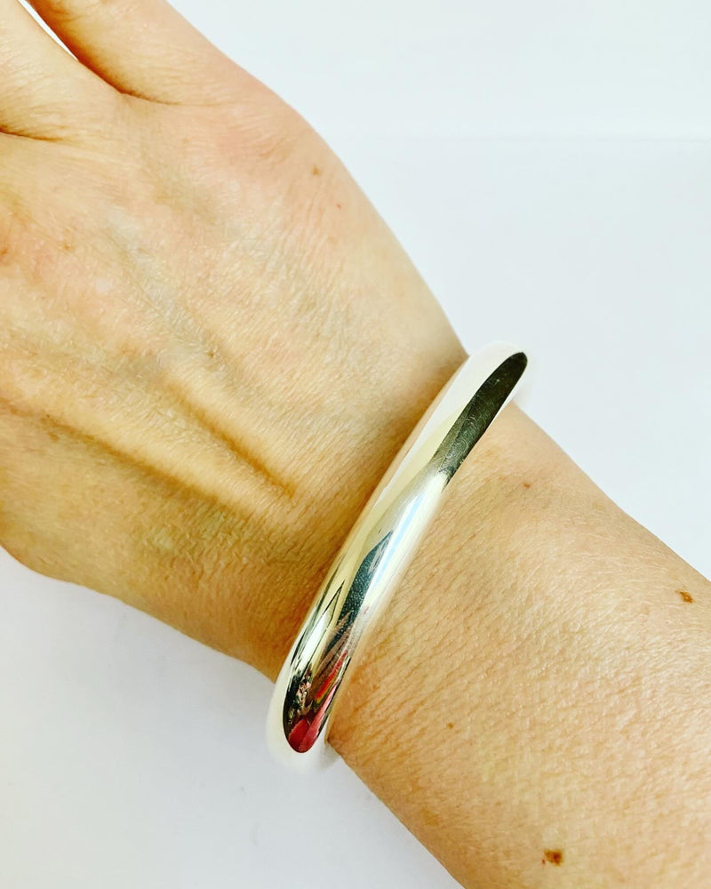 Oval Tube Bangle