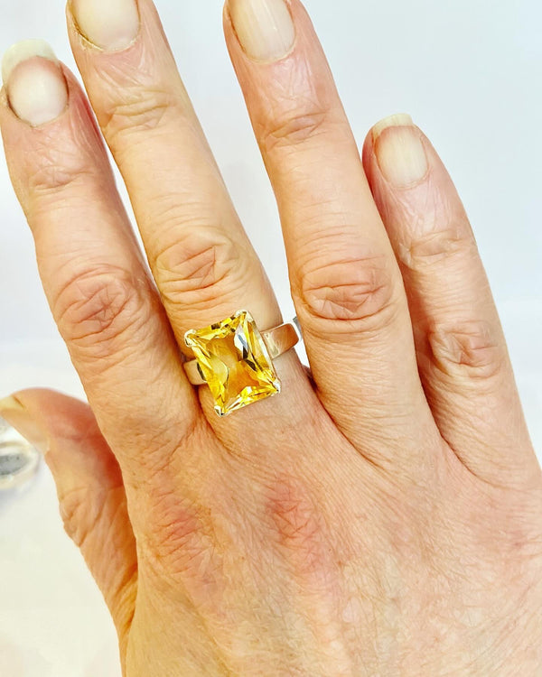 Rectangular Citrine Gemstone Ring