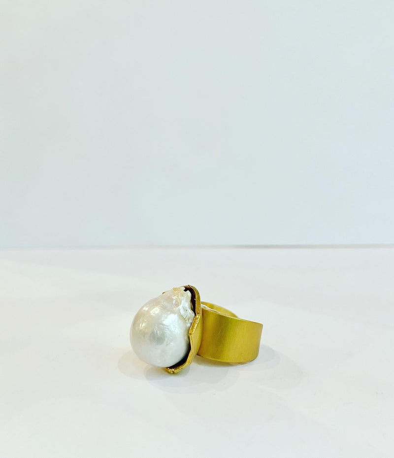 Matt Gold Pearl Ring