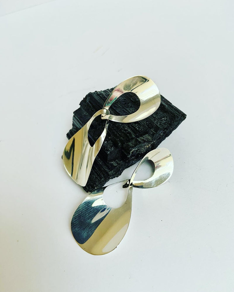 Concave Teardrop Earrings With Cut Out