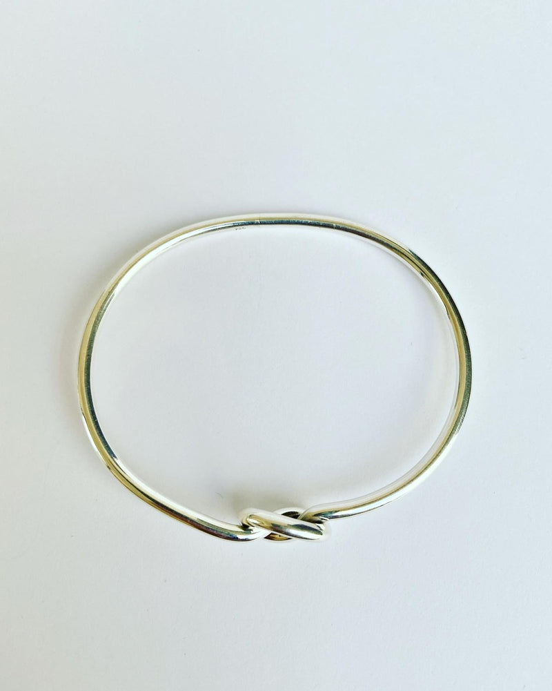 Single knot sterling silver bangle