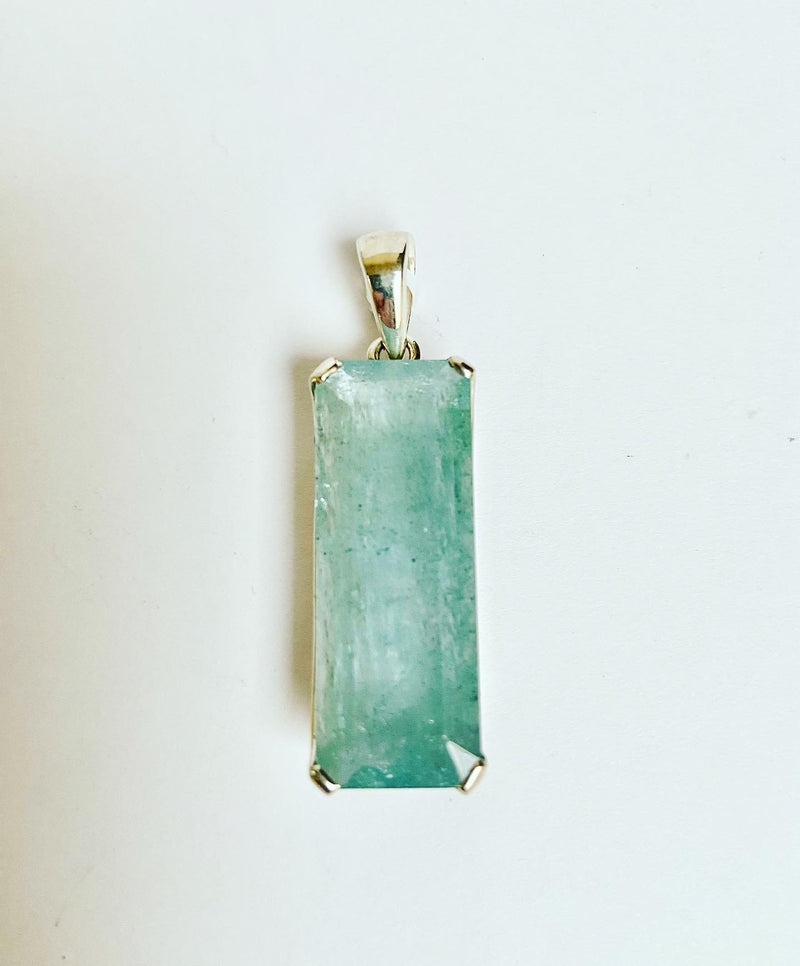 Acquamarine Gemstone Pendent-large