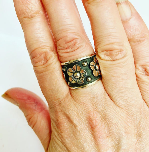 Flower Oxidised Ring