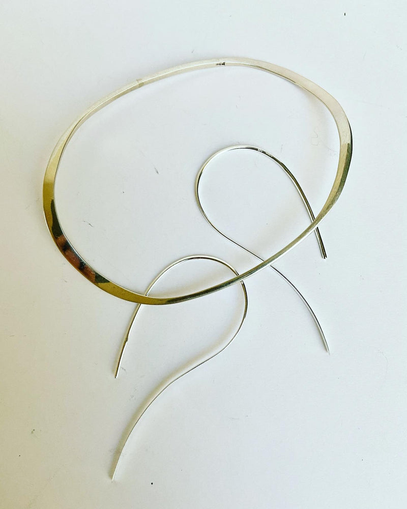 Slim line oval bangle