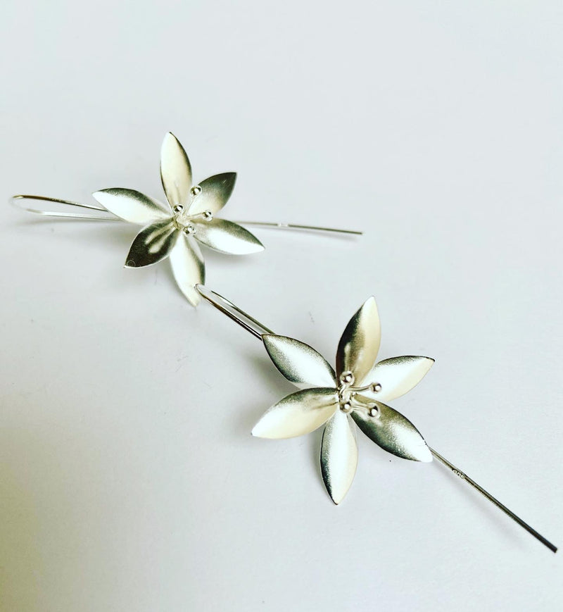 Sculpted Medium Flower Earrings