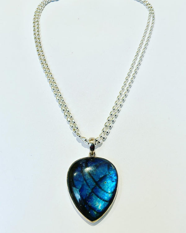 Labradorite gemstone pendent