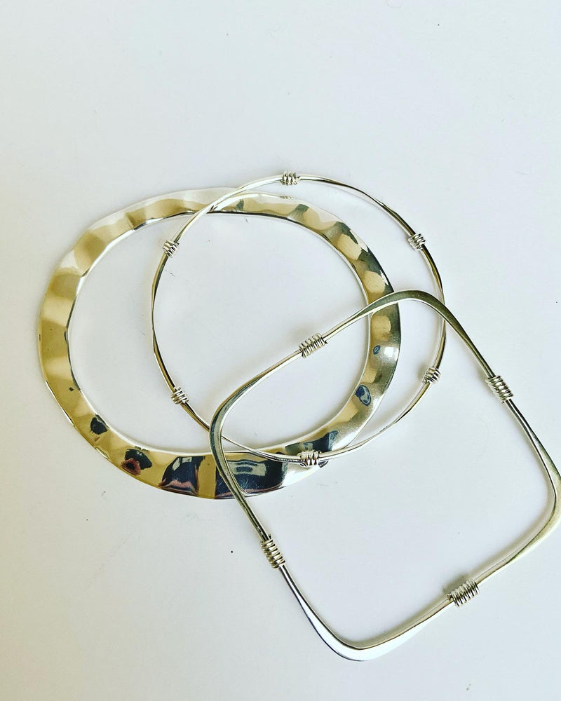 Square bangle