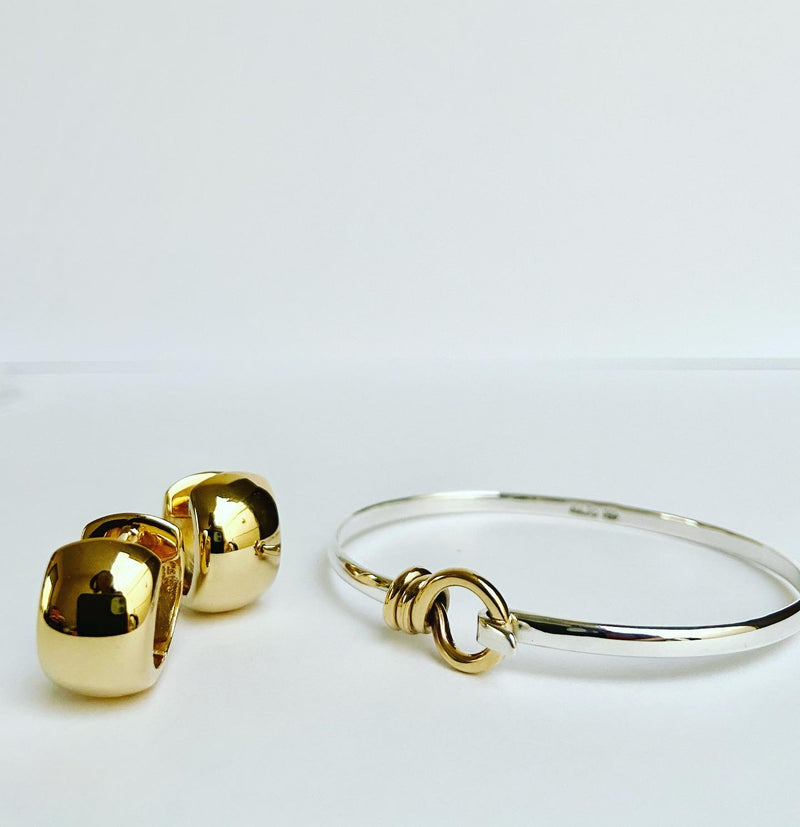 Gold loop bangle