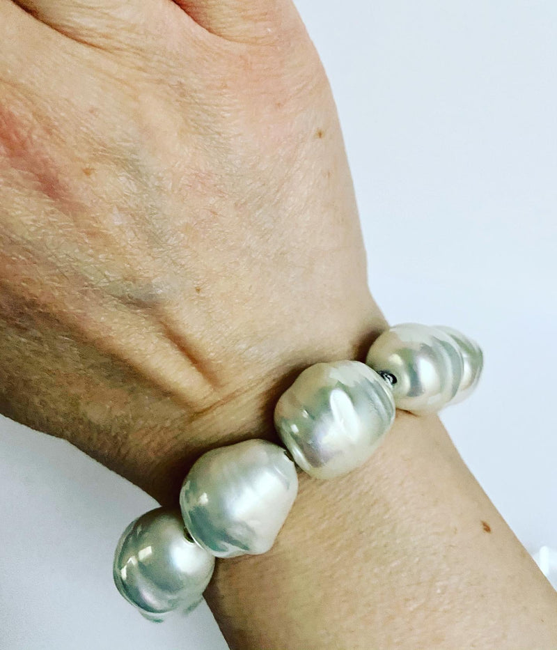 Beehive baroque pearl bracelet