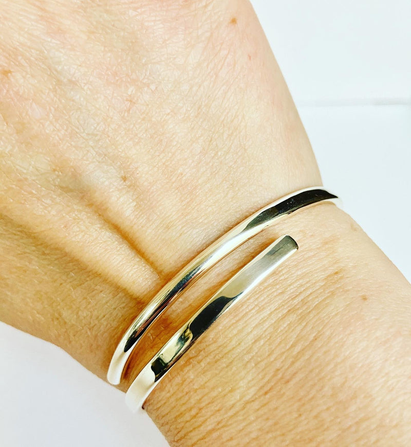 Silver overlap bangle